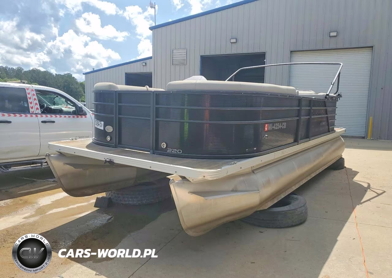 2021 Crestliner Boat VIN:CSM006461021 - 4