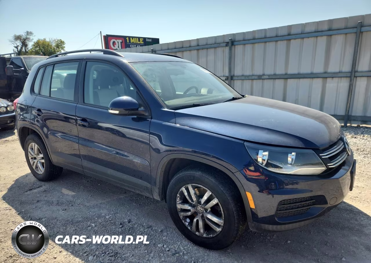 2016 Volkswagen Tiguan S VIN:WVGBV7AX3GW587750 - 4