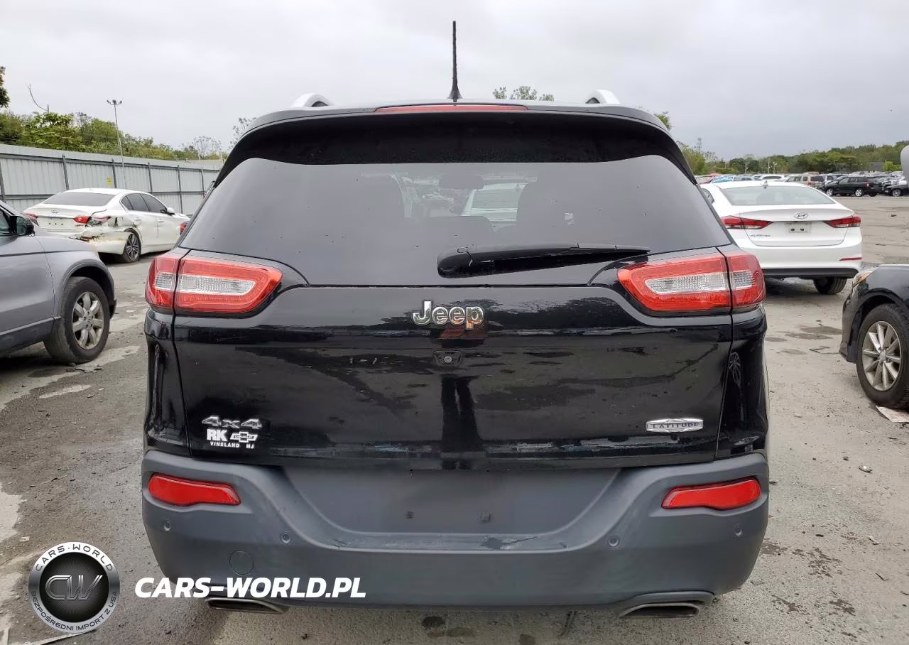 2017 Jeep Cherokee Latitude VIN:1C4PJMCS3HW544601 - 6