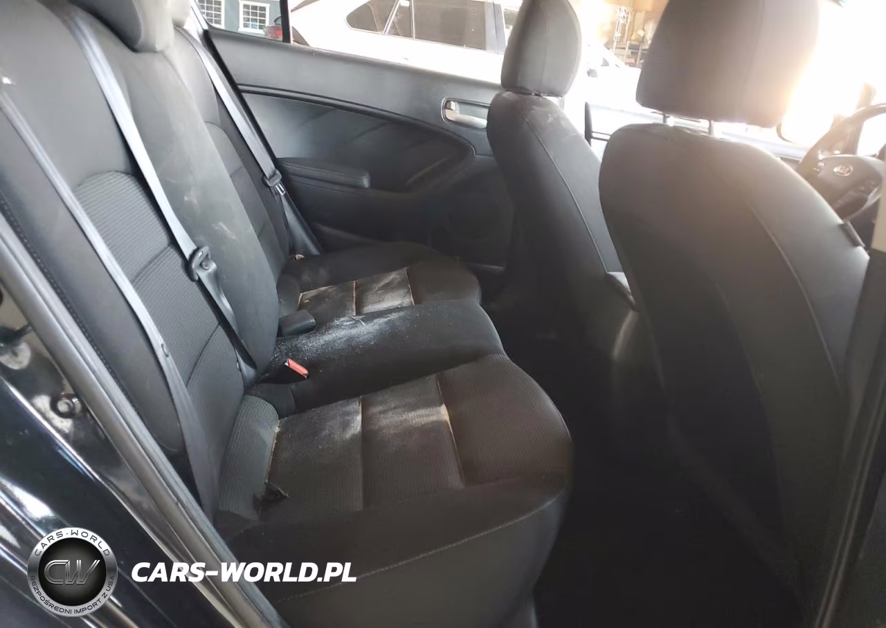 2018 Kia Forte Lx VIN:3KPFK4A75JE244582 - 10