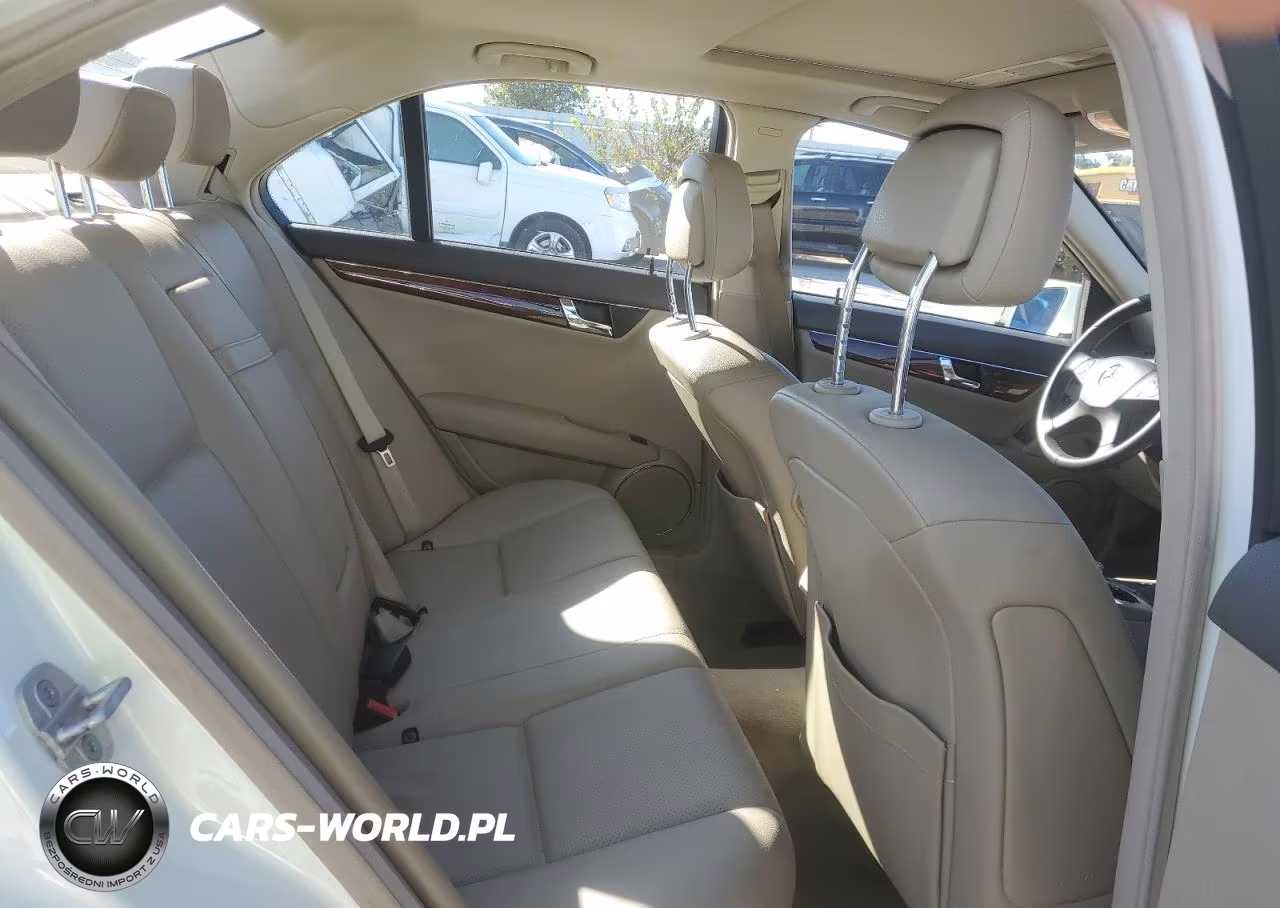 2010 Mercedes-Benz C 300 4Matic VIN:WDDGF8BB1AR131791 - 10