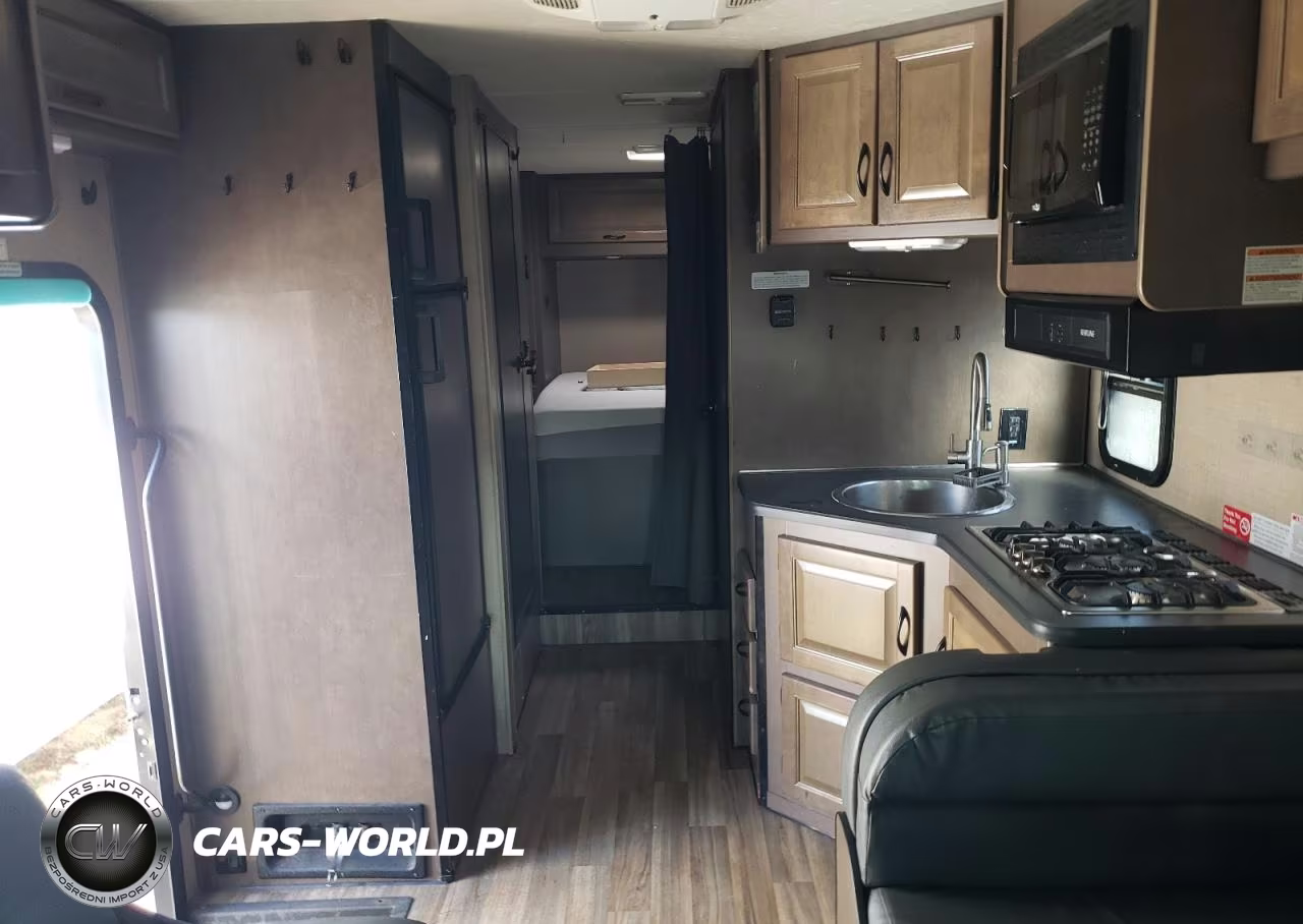 2019 Thor Motor Coach Recreational Vehicle (Rv) VIN:1FDXE4FS8JDC10030 - 6