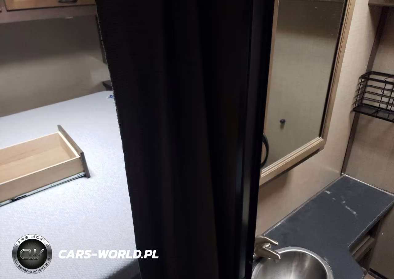 2019 Thor Motor Coach Recreational Vehicle (Rv) VIN:1FDXE4FS8JDC10030 - 9