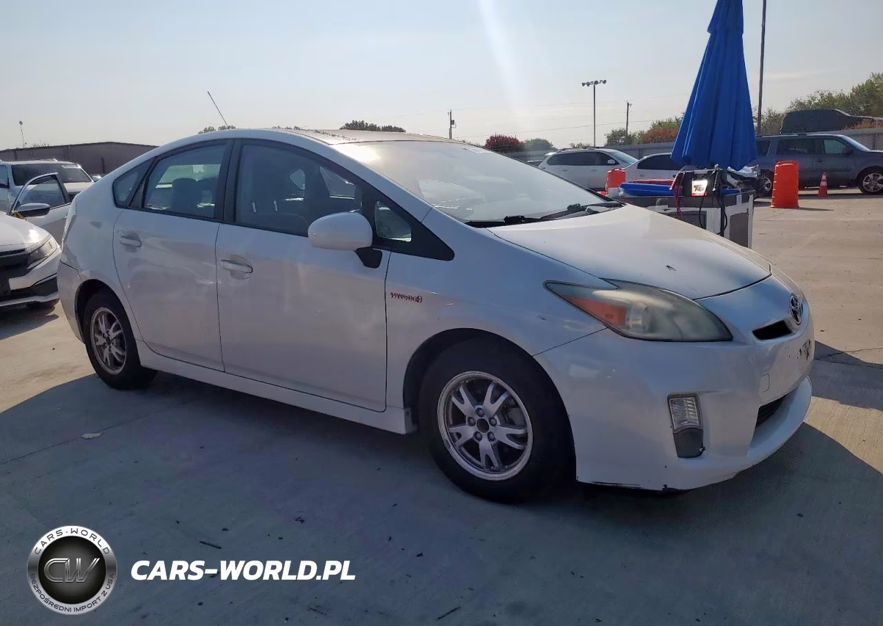 2010 Toyota Prius VIN:JTDKN3DU5A1004677 - 4