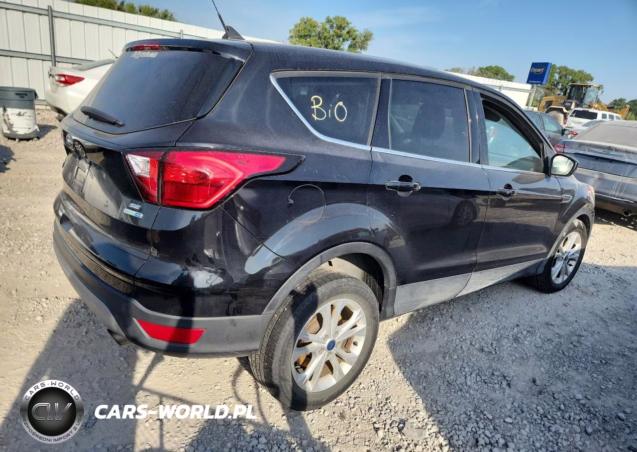 2019 Ford Escape Se VIN:1FMCU9GD5KUA19343 - 3