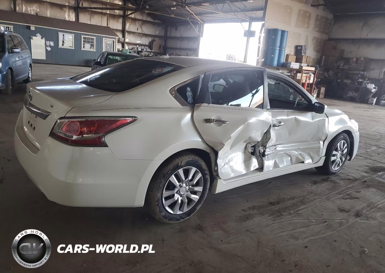 2015 Nissan Altima 2.5 VIN:1N4AL3AP9FN373158 - 3