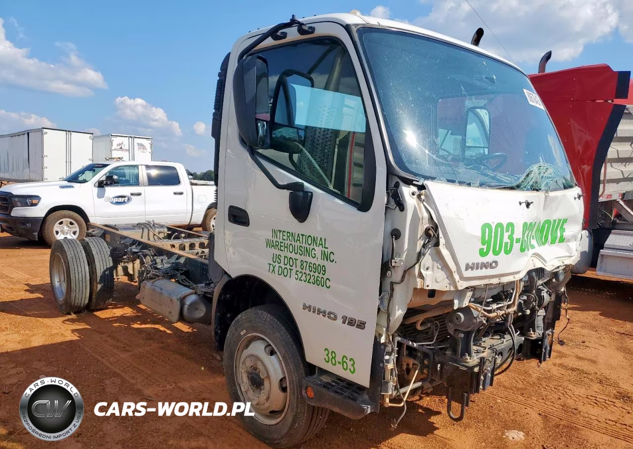 2017 Hino 195 – zdjęcie 1 z 10