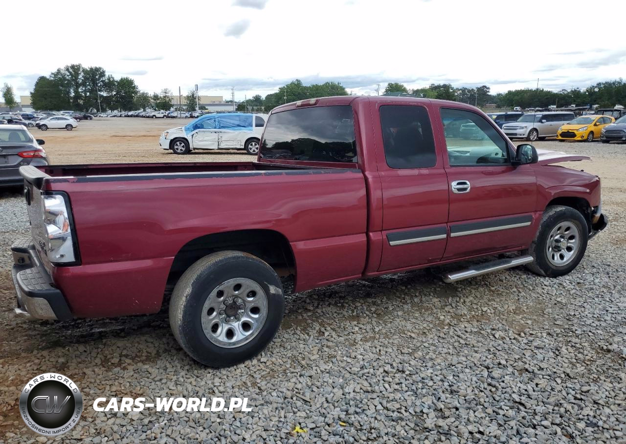 2005 Chevrolet Silverado C1500 VIN:2GCEC19T751146763 - 3
