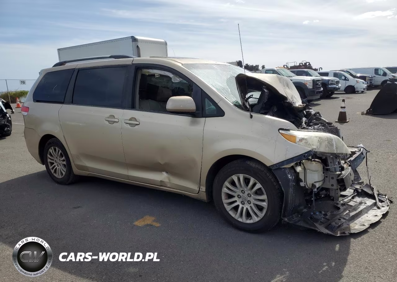 2013 Toyota Sienna Xle VIN:5TDYK3DC9DS281527 - 4