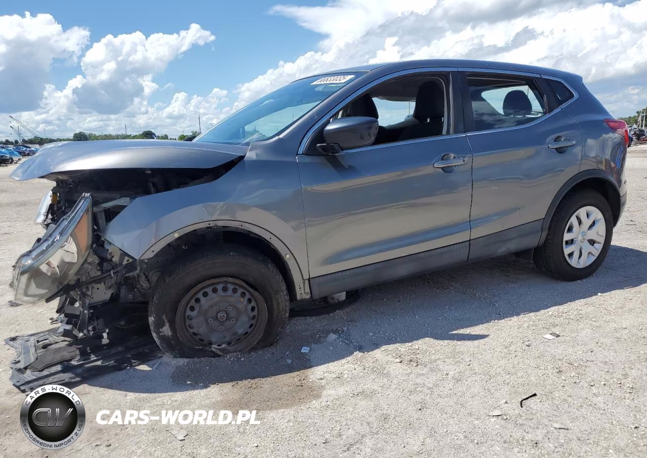 2018 Nissan Rogue Sport S – zdjęcie 1 z 13