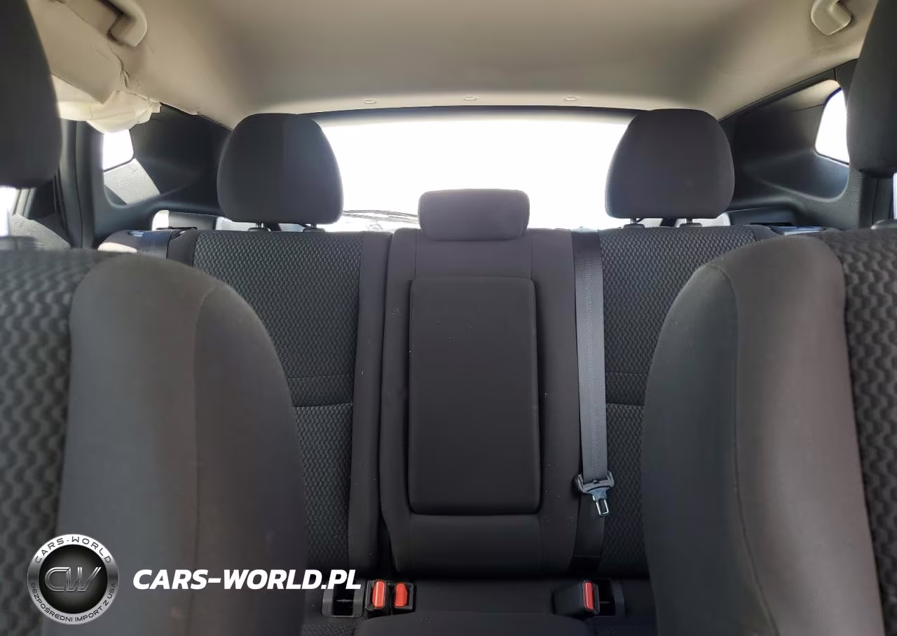 2018 Nissan Rogue Sport S VIN:JN1BJ1CR2JW255370 - 10