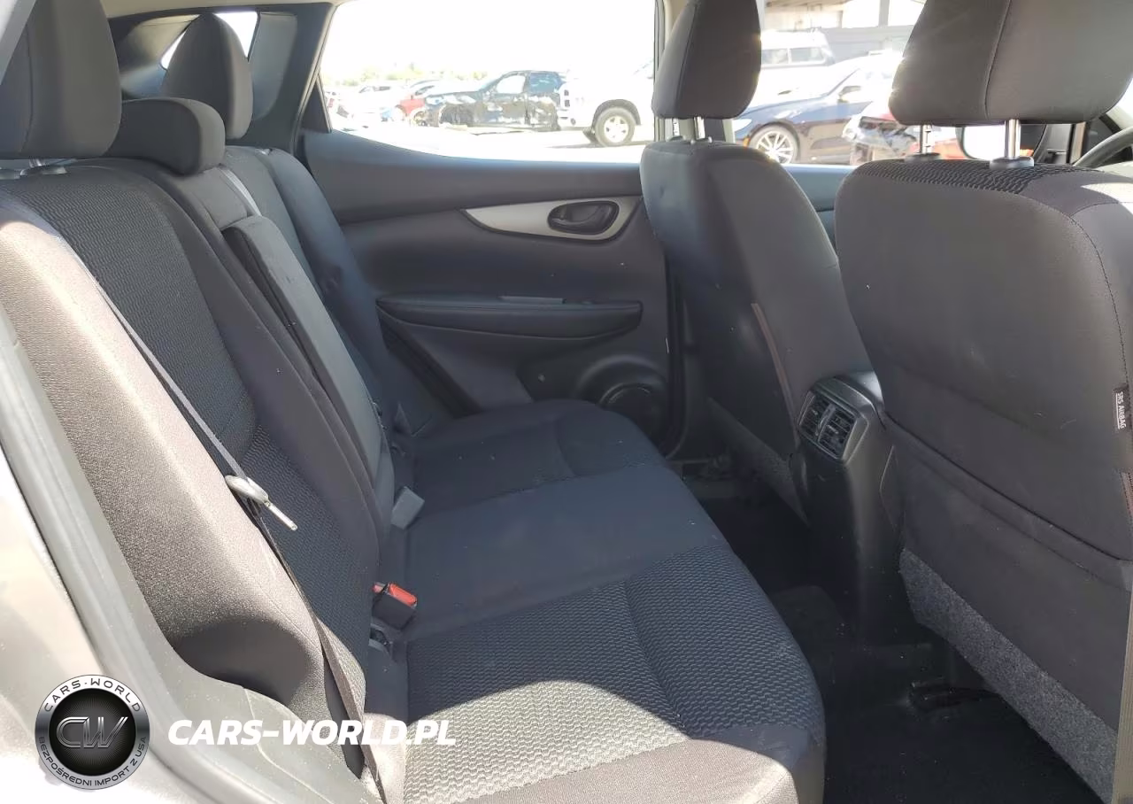 2018 Nissan Rogue Sport S VIN:JN1BJ1CR2JW255370 - 11