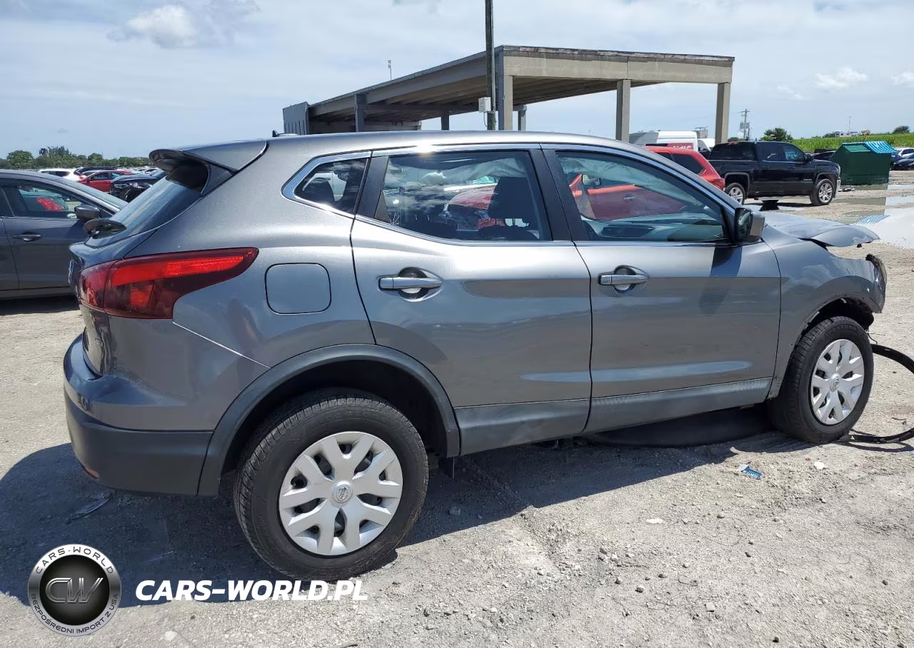 2018 Nissan Rogue Sport S VIN:JN1BJ1CR2JW255370 - 3