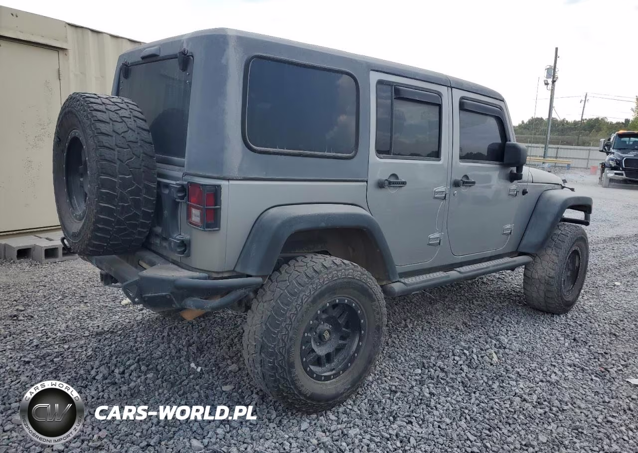 2013 Jeep Wrangler Unlimited Sport VIN:1C4BJWDG8DL548722 - 3