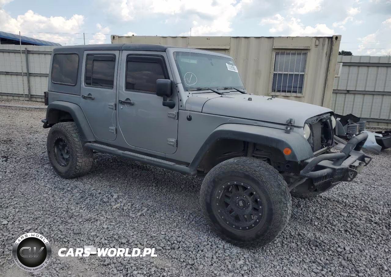 2013 Jeep Wrangler Unlimited Sport VIN:1C4BJWDG8DL548722 - 4