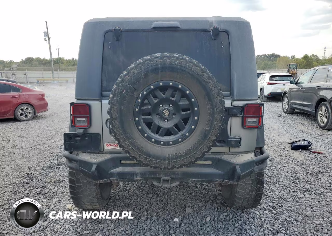 2013 Jeep Wrangler Unlimited Sport VIN:1C4BJWDG8DL548722 - 6