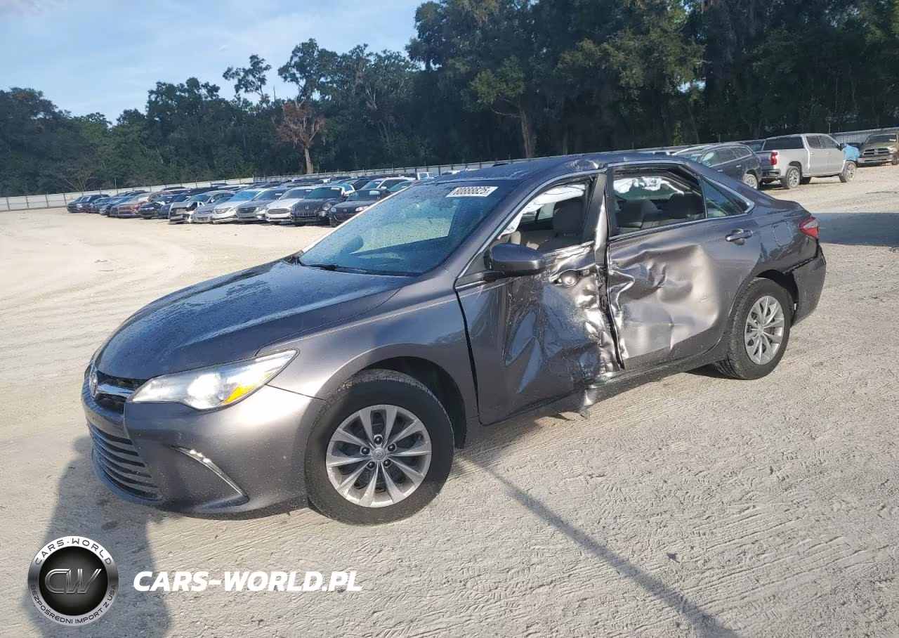 2017 Toyota Camry Le – zdjęcie 1 z 12
