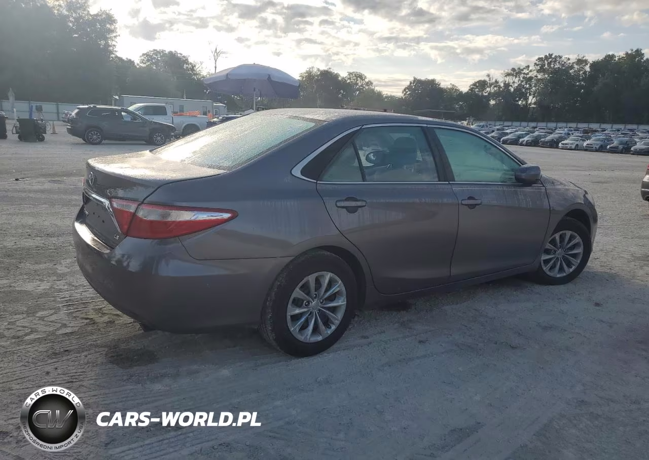 2017 Toyota Camry Le VIN:4T1BF1FK0HU805938 - 3