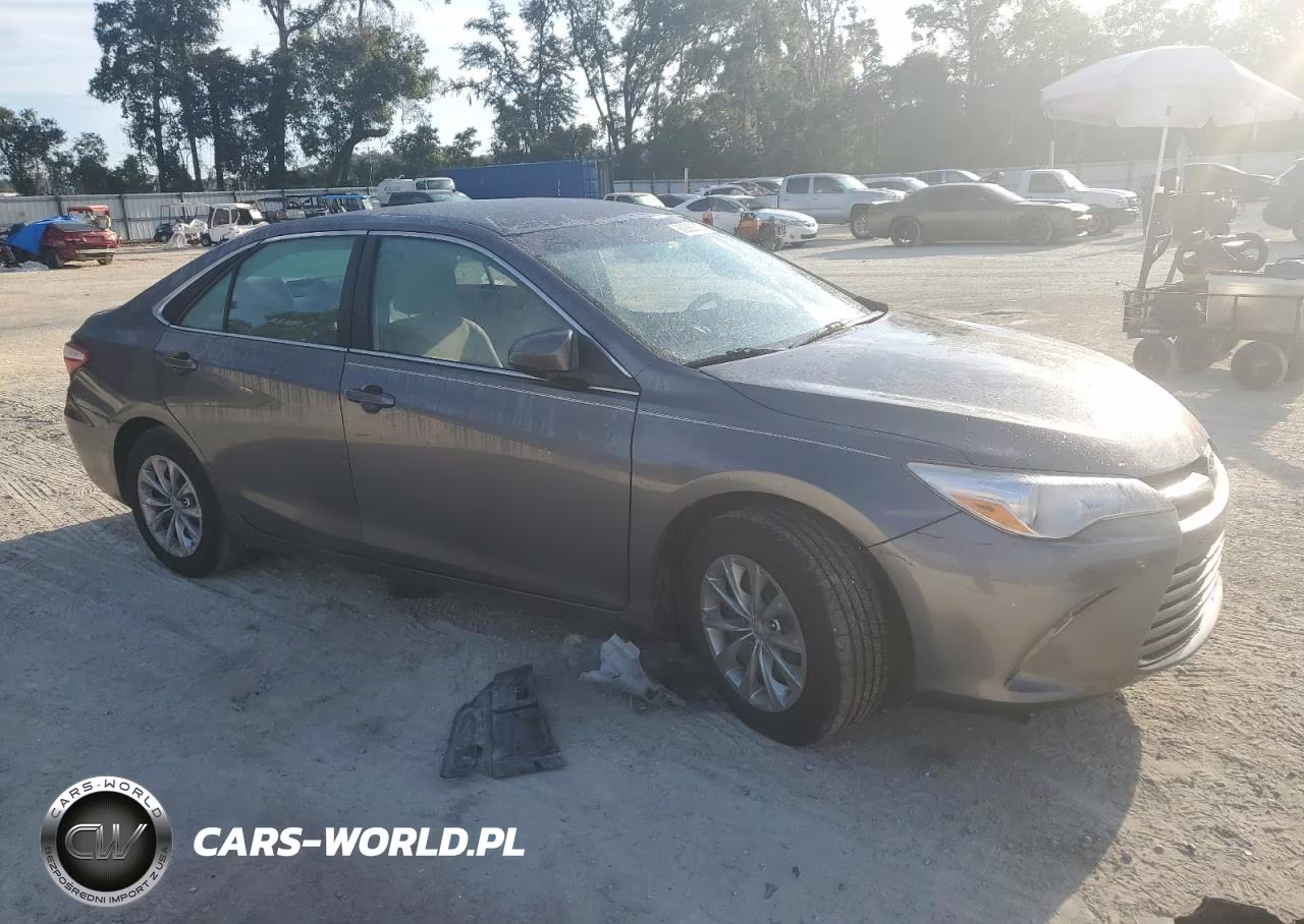 2017 Toyota Camry Le VIN:4T1BF1FK0HU805938 - 4