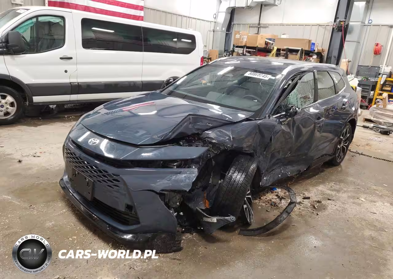 2025 Toyota Crown Signia Xle