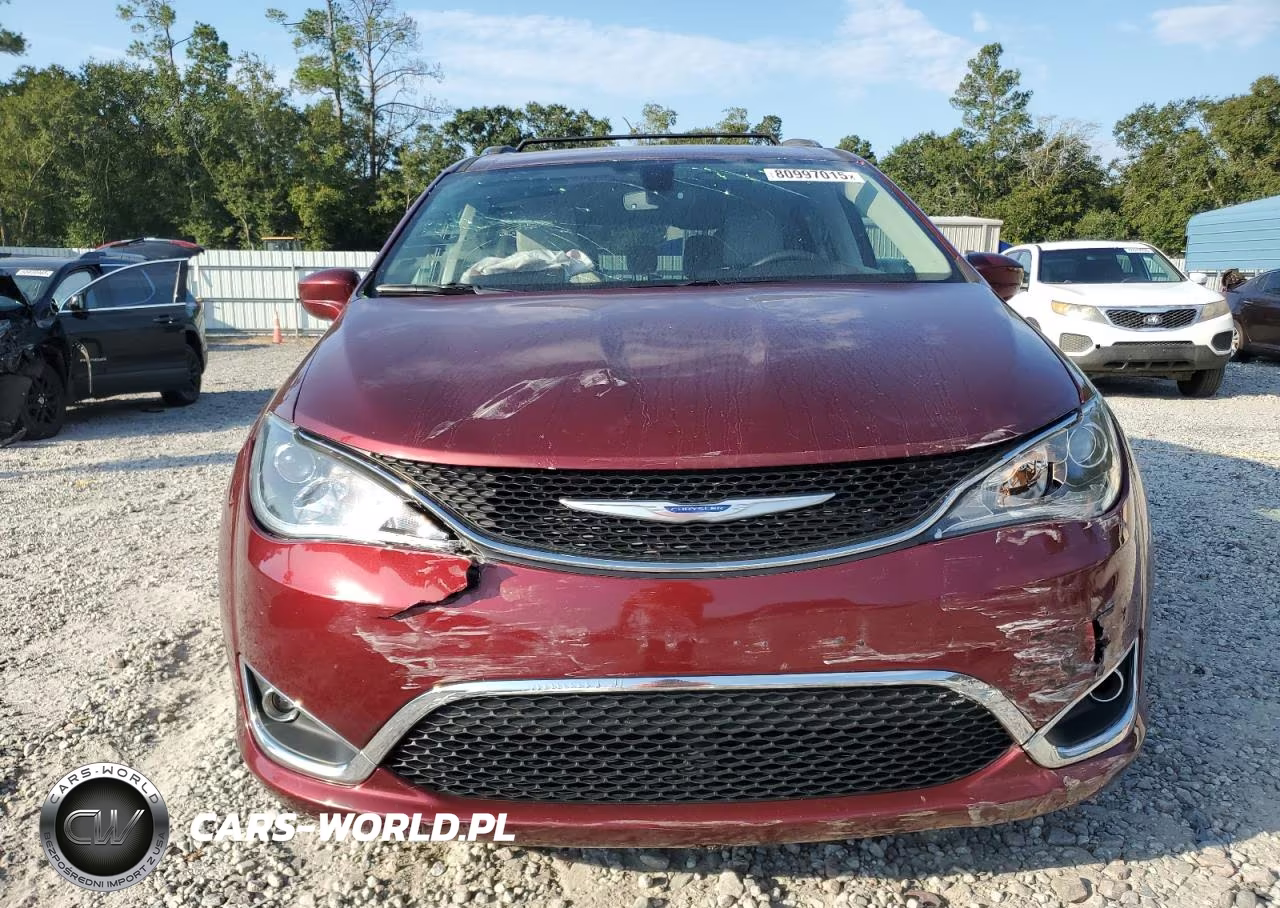 2020 Chrysler Pacifica Touring L VIN:2C4RC1BG3LR283535 - 5