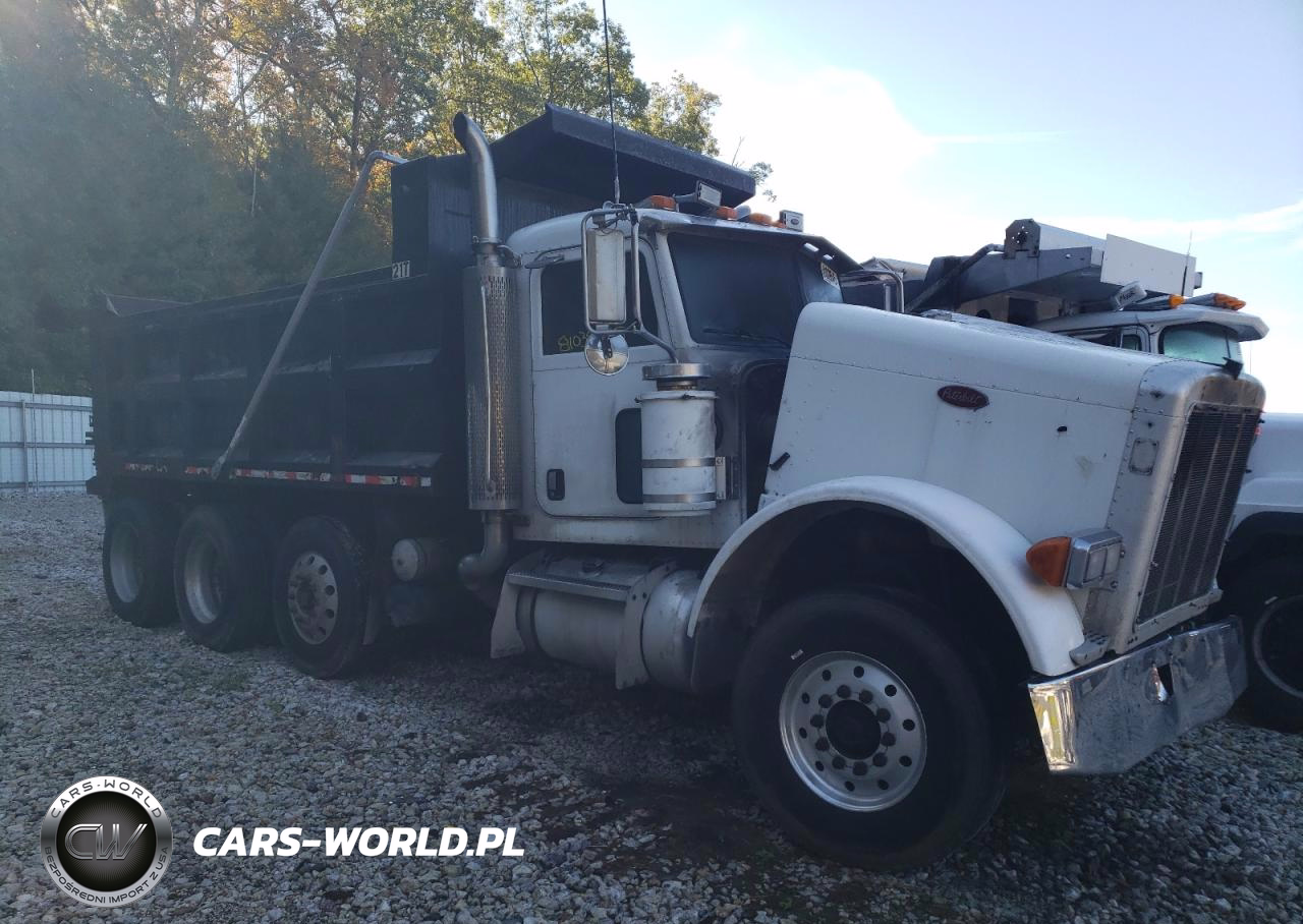 2005 Peterbilt 379 Dump Truck