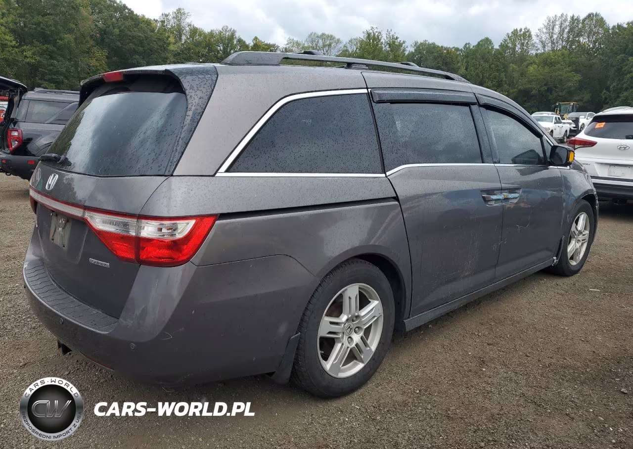 2012 Honda Odyssey Touring VIN:5FNRL5H99CB136826 - 3
