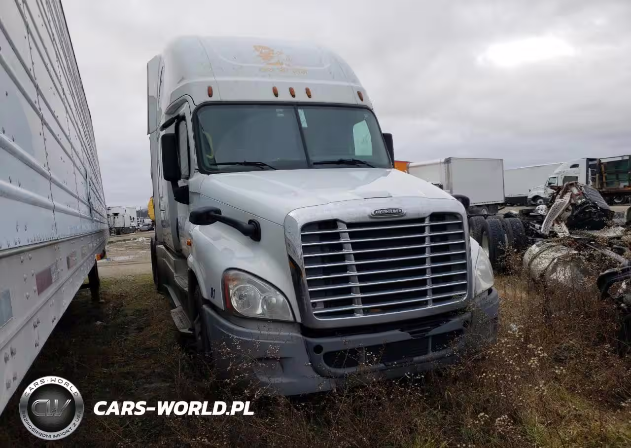 2017 FREIGHTLINER CASCADIA 1