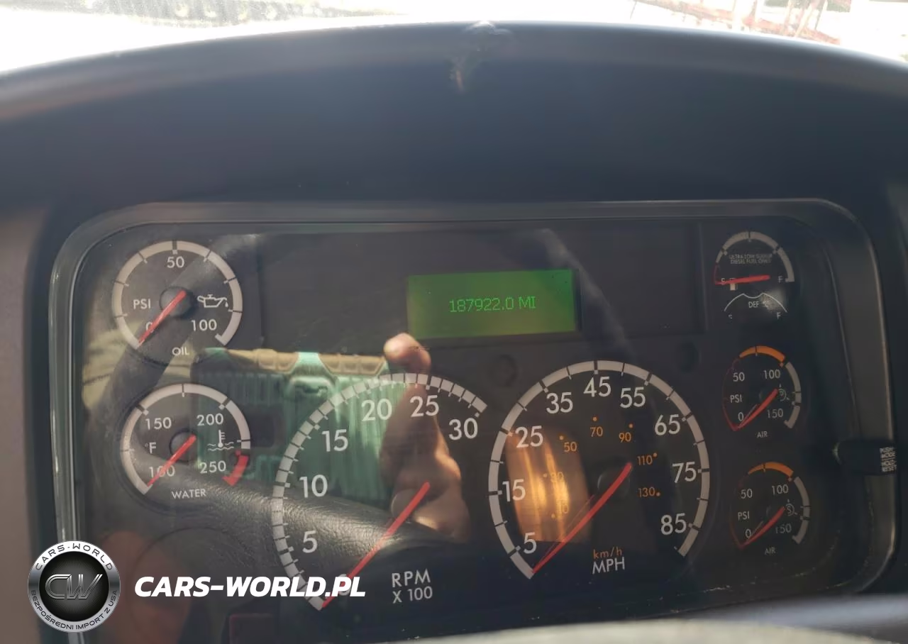 2018 Freightliner M2 106 Med - Semi Truck VIN:3ALACWFC8JDJH5069 - 9
