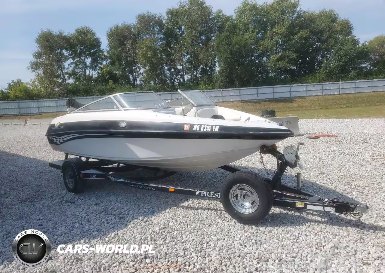 2002 Crownline Boat