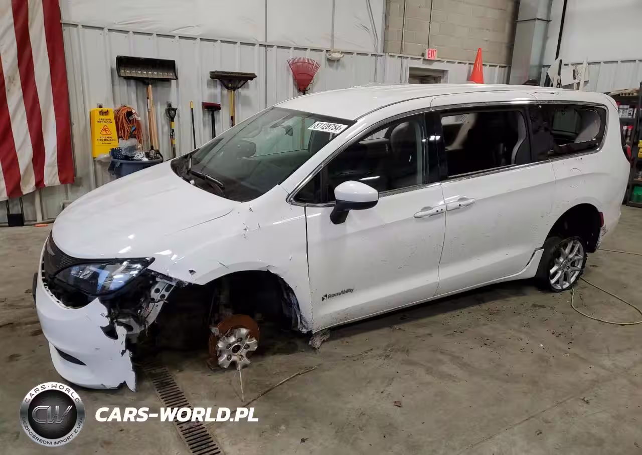 2022 Chrysler Voyager Lx