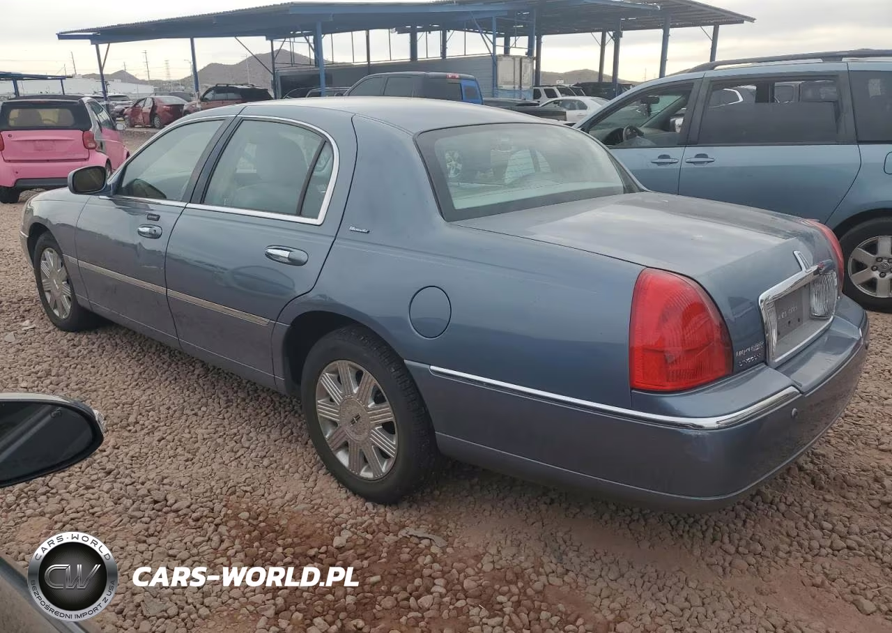 2004 Lincoln Town Car Ultimate VIN:1LNHM83W74Y648282 - 2