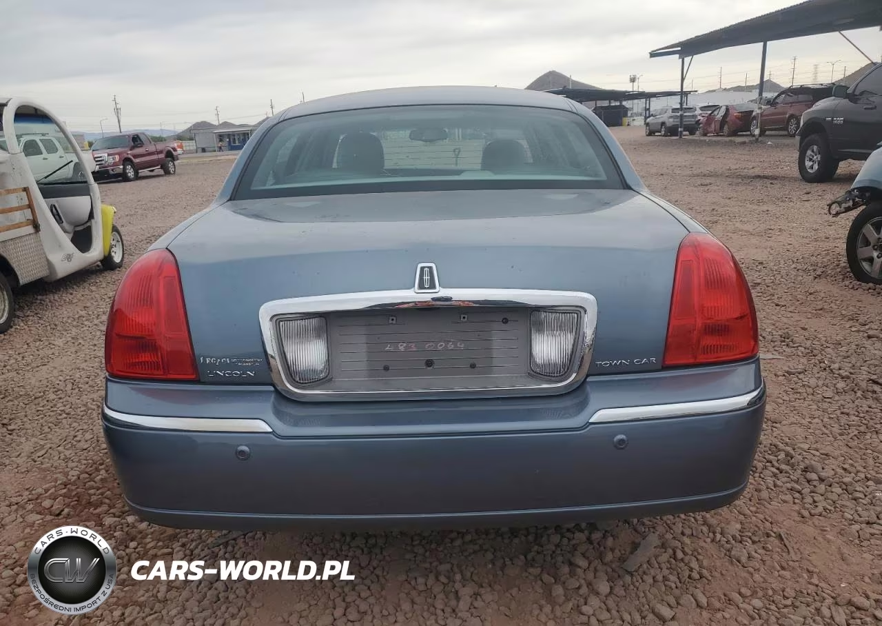 2004 Lincoln Town Car Ultimate VIN:1LNHM83W74Y648282 - 6