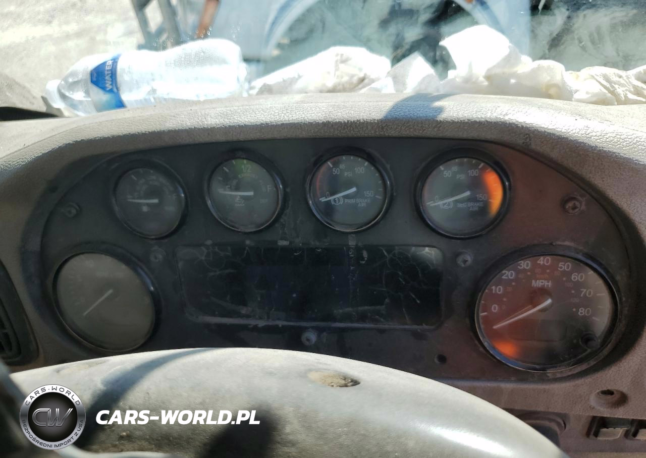2015 Peterbilt 320 Refuse Truck VIN:3BPZLJ0XXFF269702 - 8