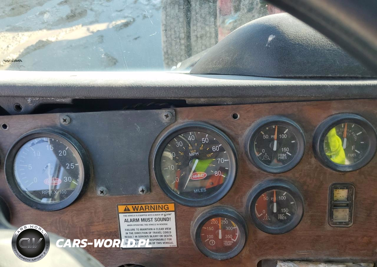 2010 Peterbilt Tractor 320 - Semi Truck VIN:3BPZL00X8AF719964 - 8