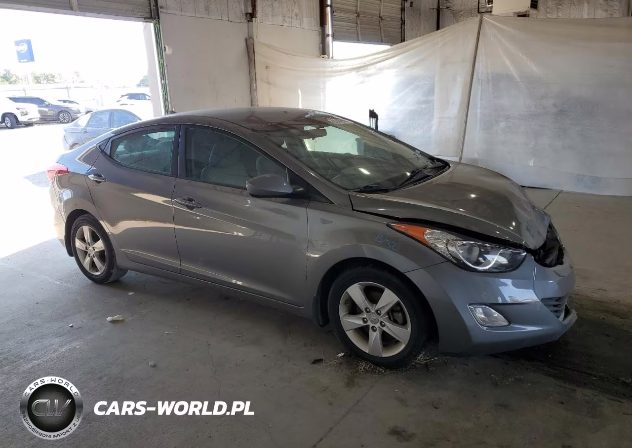 2013 Hyundai Elantra Gls VIN:5NPDH4AE0DH403738 - 4