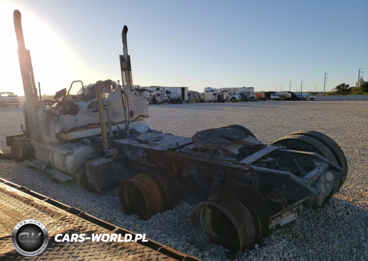 2018 Kenworth Construction T800 VIN:1XKDD49X9JJ198025 - 3