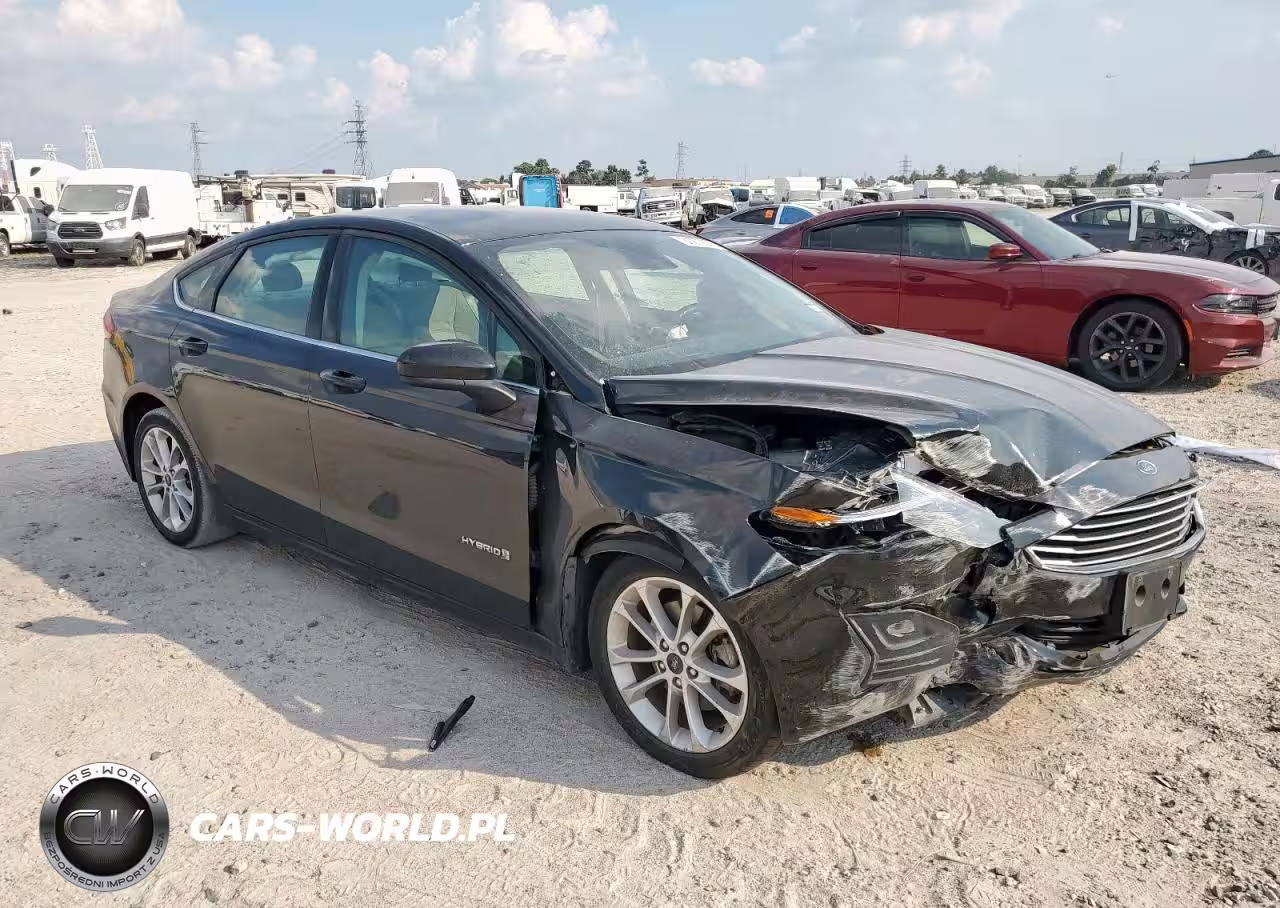 2019 Ford Fusion Se VIN:3FA6P0LU6KR257368 - 4