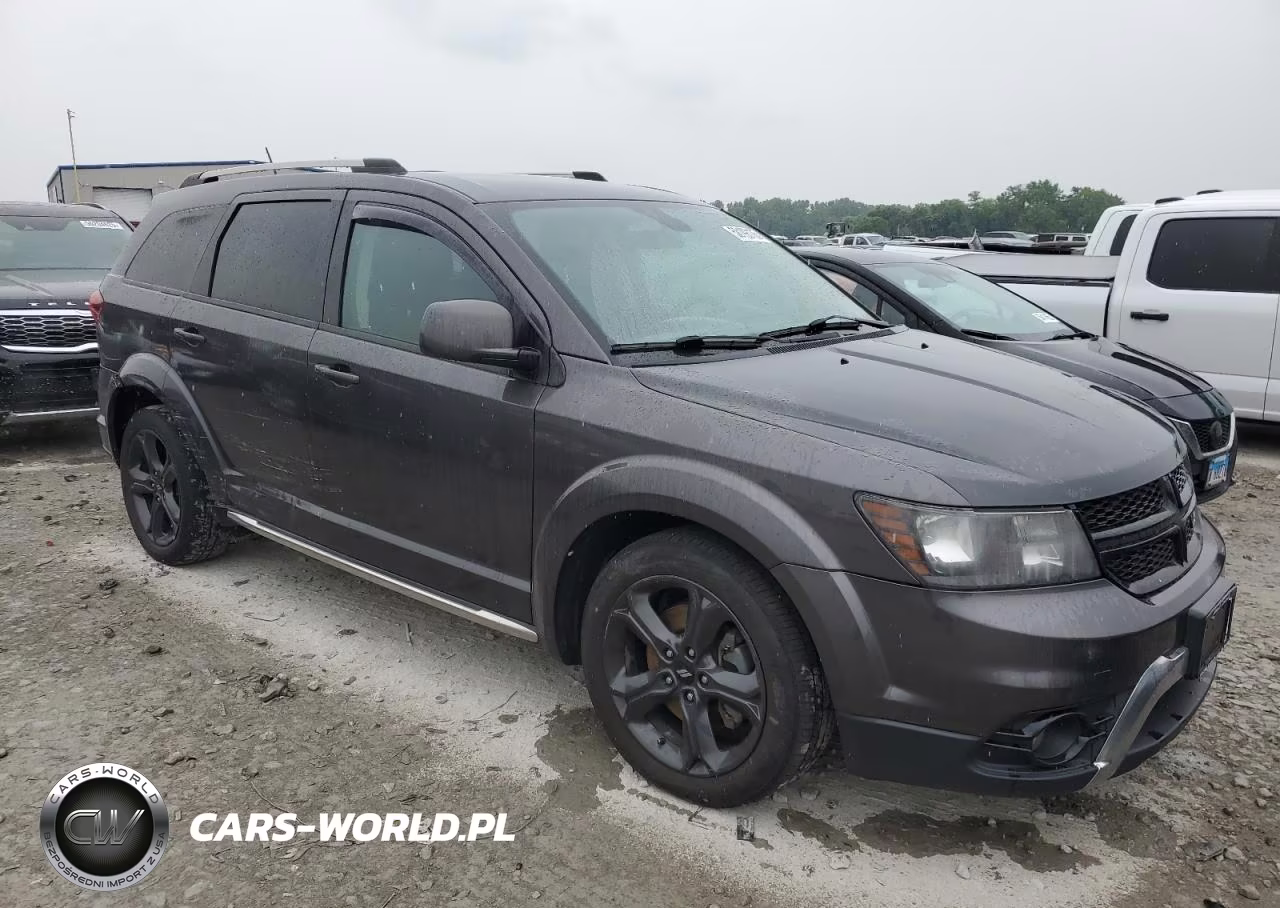 2018 Dodge Journey Crossroad VIN:3C4PDDGG0JT386386 - 4
