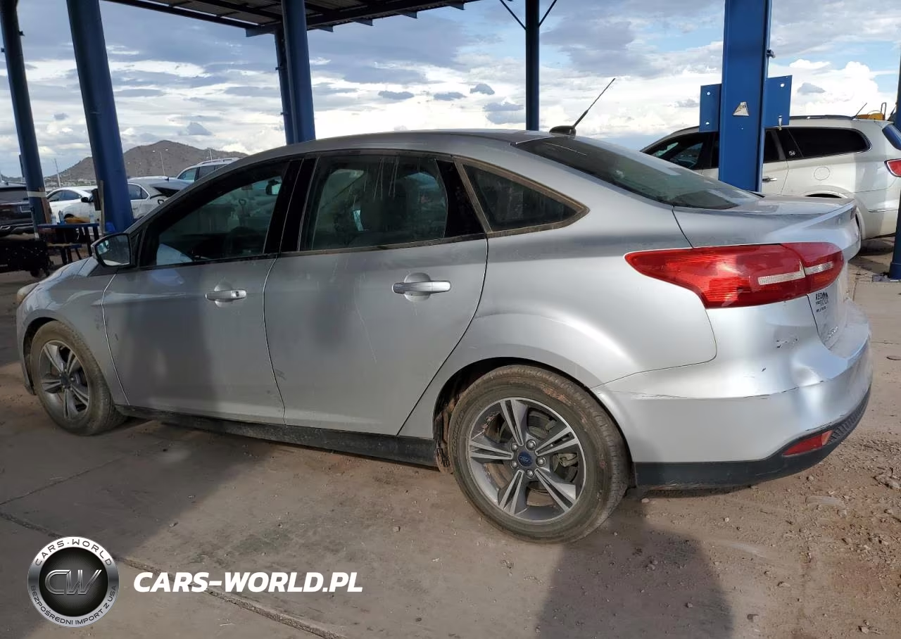 2017 Ford Focus Se VIN:1FADP3FE1HL258156 - 2