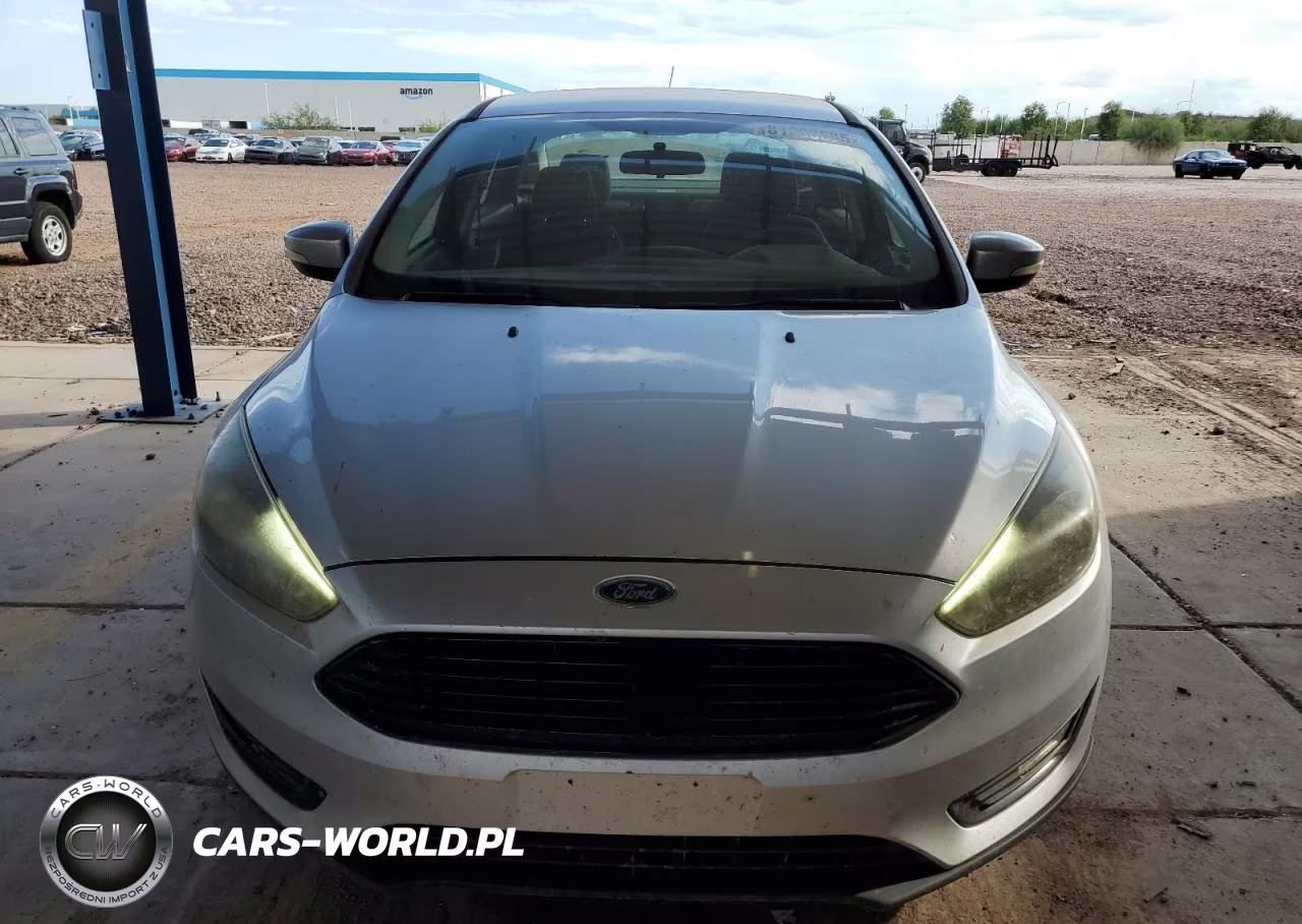 2017 Ford Focus Se VIN:1FADP3FE1HL258156 - 5