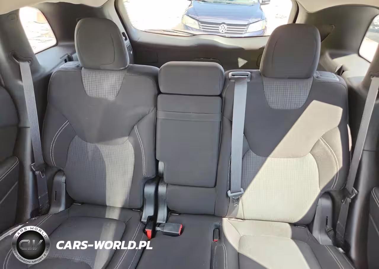 2015 Jeep Cherokee Latitude VIN:1C4PJMCB6FW679603 - 10
