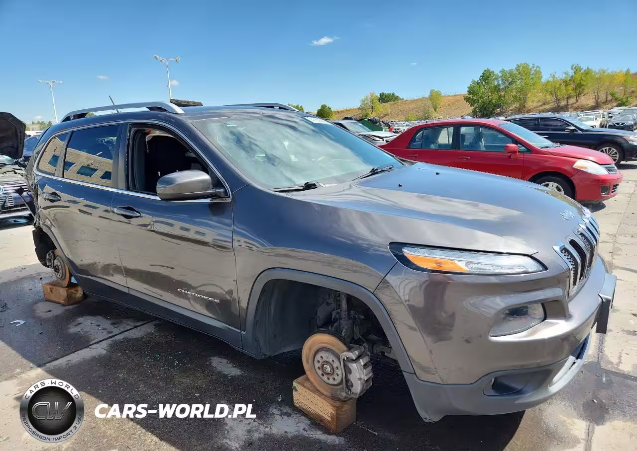 2015 Jeep Cherokee Latitude VIN:1C4PJMCB6FW679603 - 4