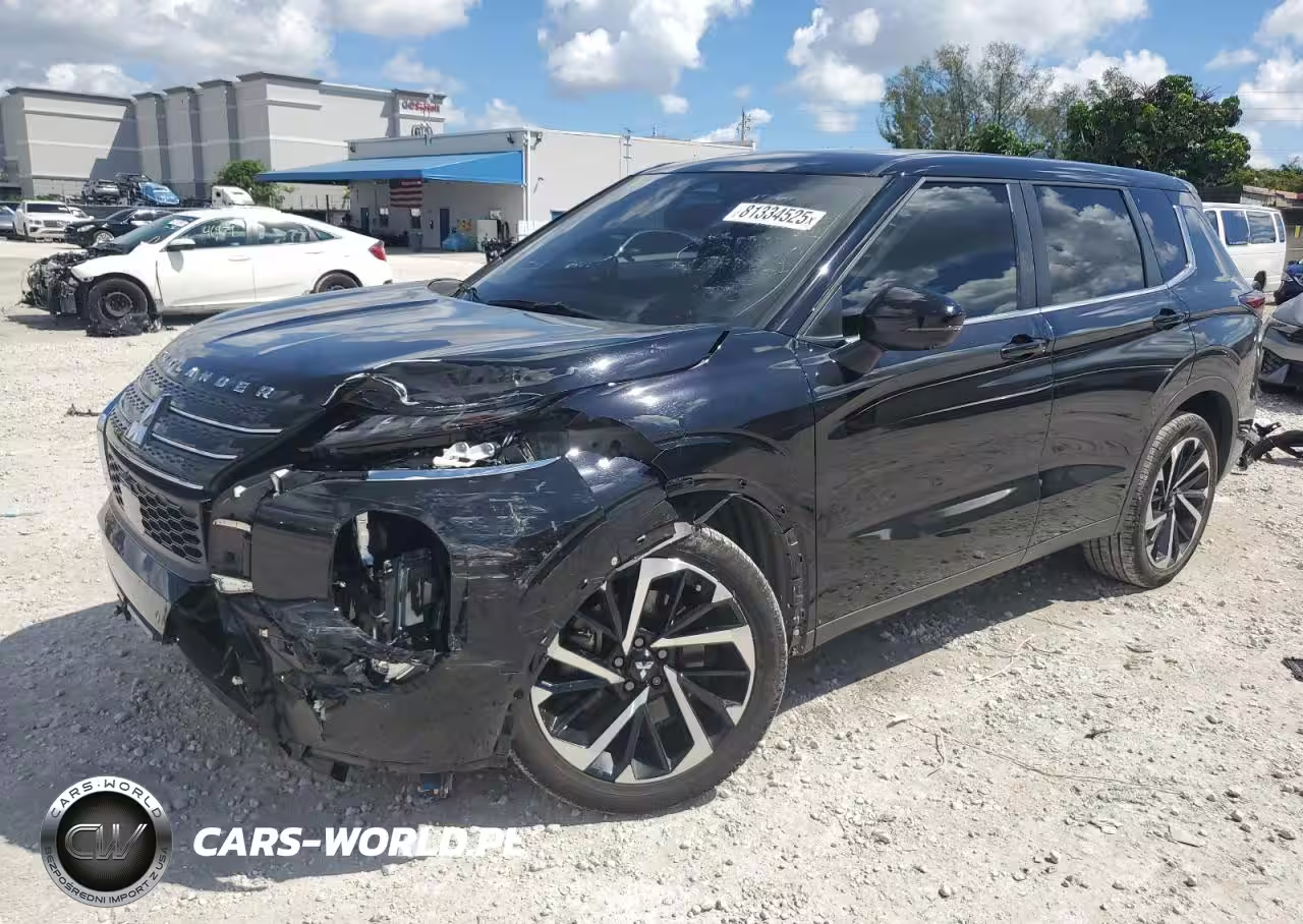 2023 Mitsubishi Outlander Se