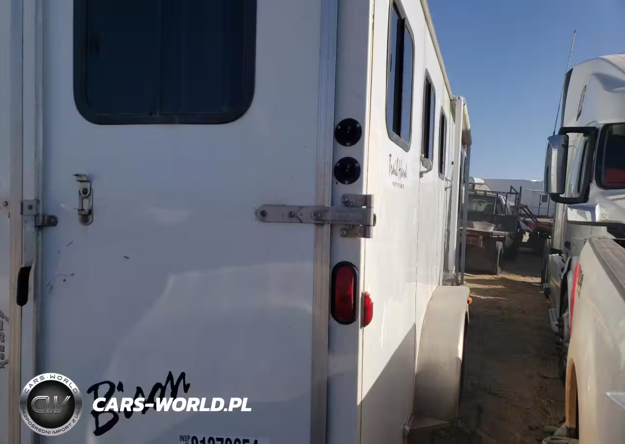 BISO HORSE-CAMP VIN:51Y335923B200074 - 4