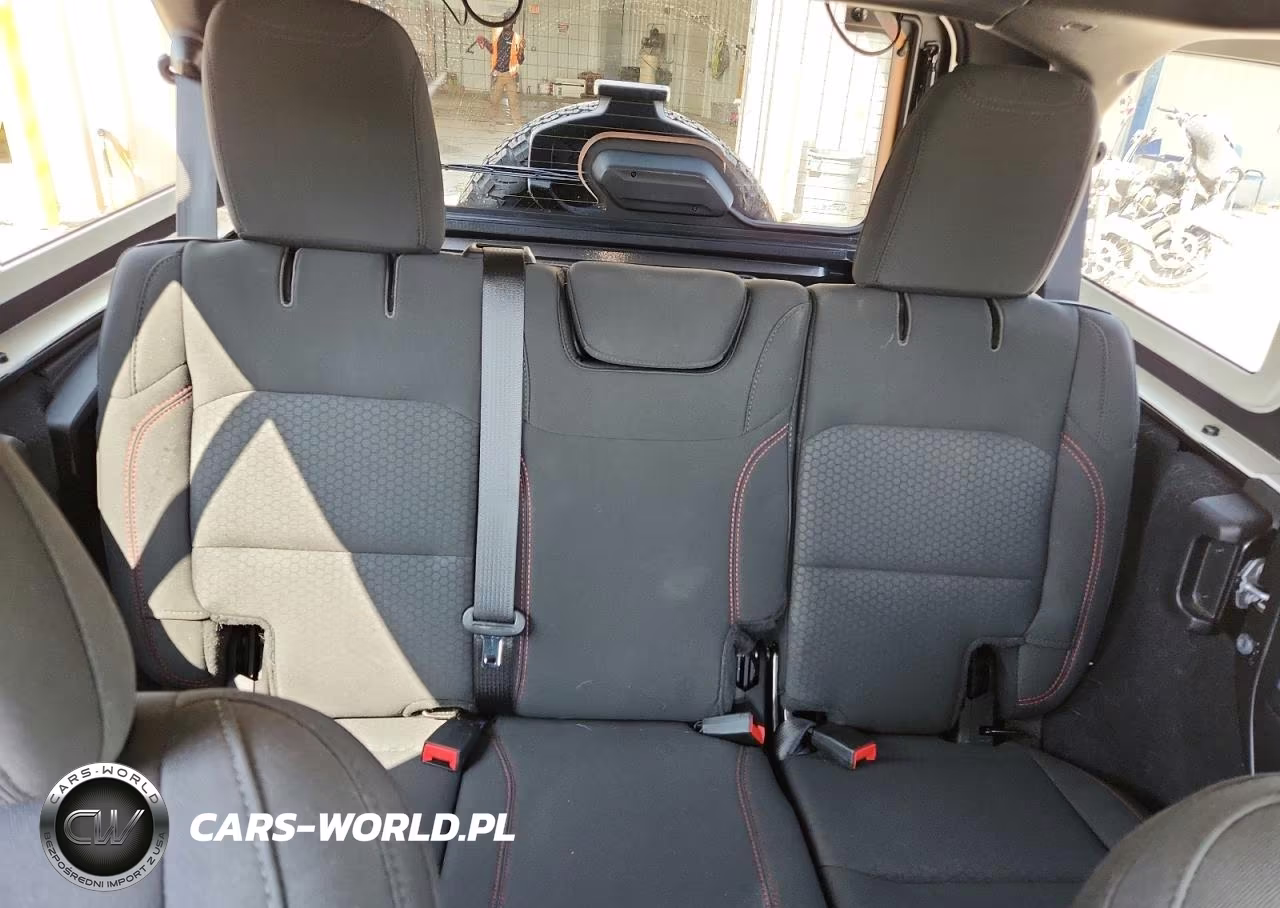 2019 Jeep Wrangler Unlimited Rubicon VIN:1C4HJXFN7KW599734 - 10