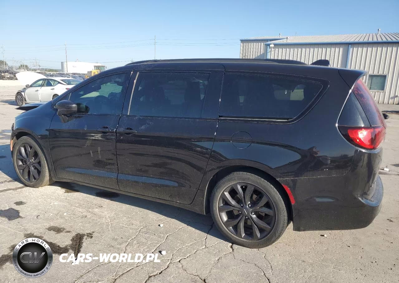2019 Chrysler Pacifica Touring L Plus VIN:2C4RC1EGXKR548574 - 2