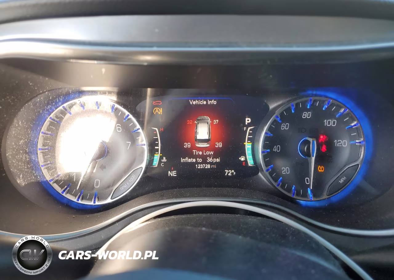 2019 Chrysler Pacifica Touring L Plus VIN:2C4RC1EGXKR548574 - 9