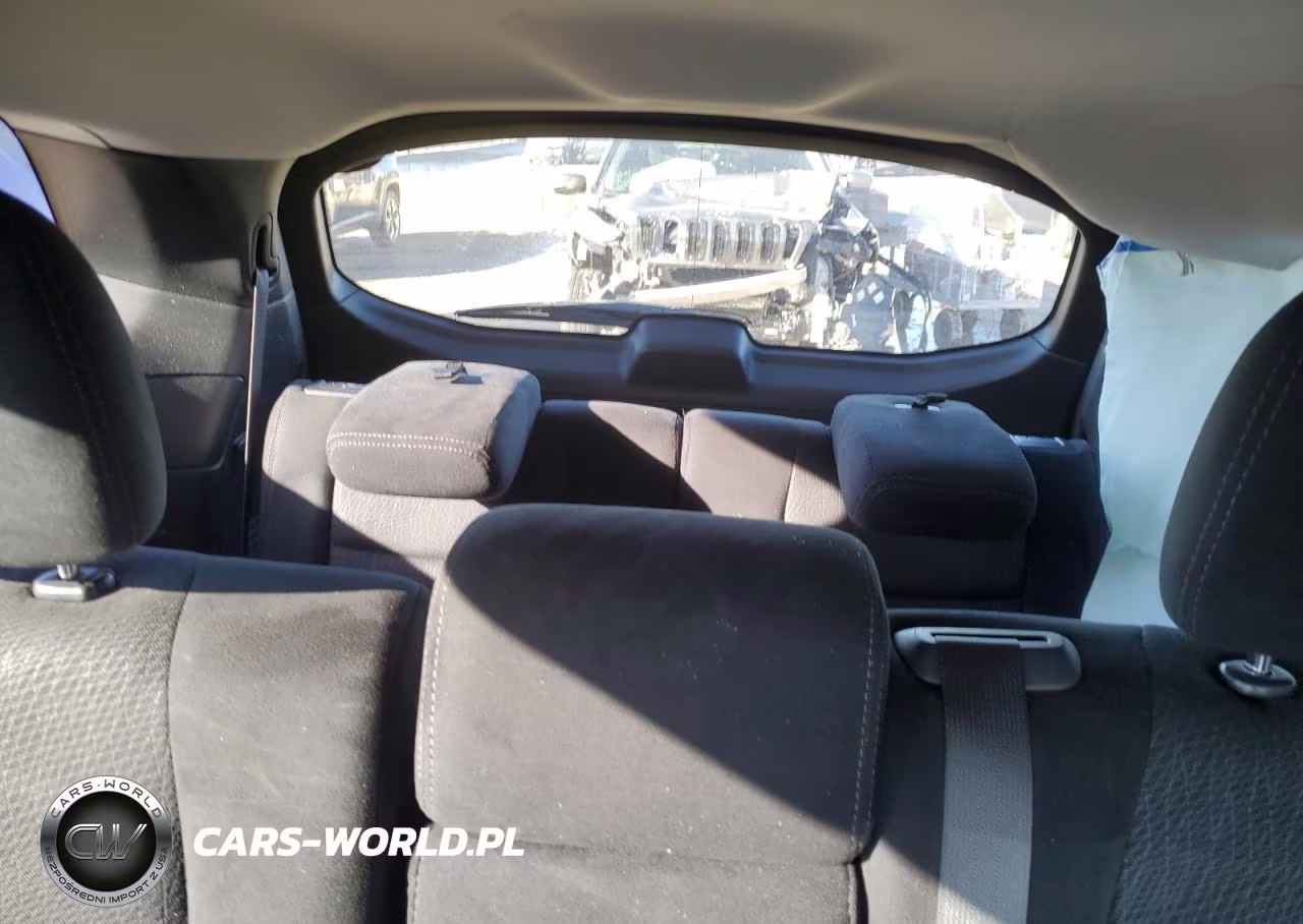 2016 Nissan Pathfinder S VIN:5N1AR2MN5GC642584 - 10