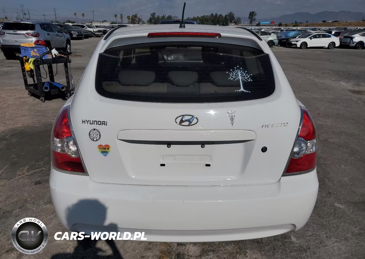 2008 Hyundai Accent Gs VIN:KMHCM36CX8U074563 - 6